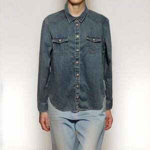 American Eagle Denim Shirt Size Large Women Favorite Fit Long Sleeves Button Up